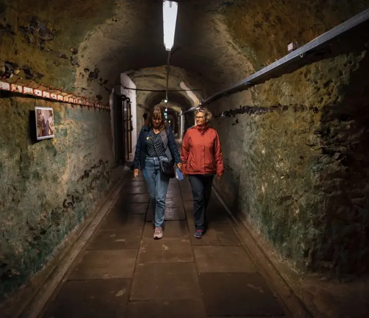 Tag lokaltoget og udforsk de særlige oplevelser langs strækningen