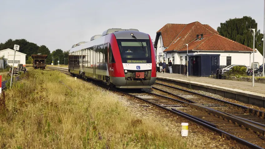 Odsherredsbanen skal renoveres og have 7.000 nye sveller – togbusser indsættes i seks uger