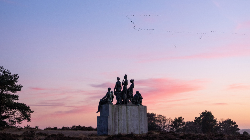 Tag lokaltoget og udforsk de særlige oplevelser langs strækningen