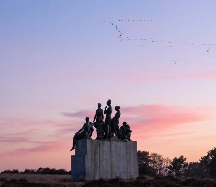 Tag lokaltoget og udforsk de særlige oplevelser langs strækningen