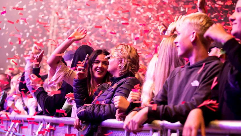 Publikum til Vig Festival kører gratis med Lokaltog – ekstra tog indsættes