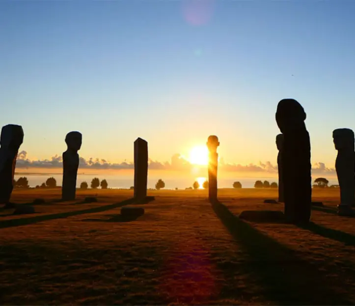 Tag lokaltoget og udforsk de særlige oplevelser langs strækningen